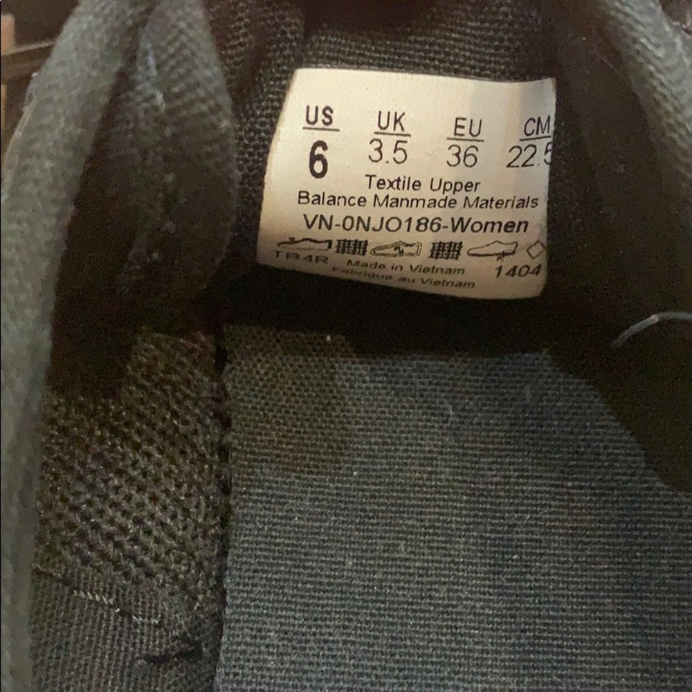 Black vans - Picture 3 of 4